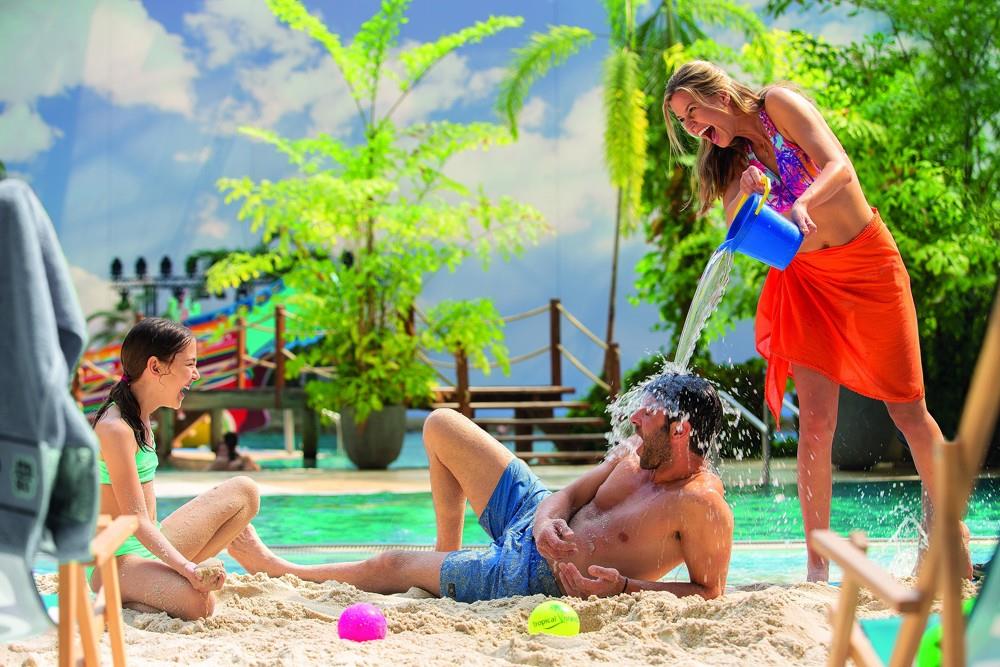 Koupání v exotickém vodním ráji Tropical Islands