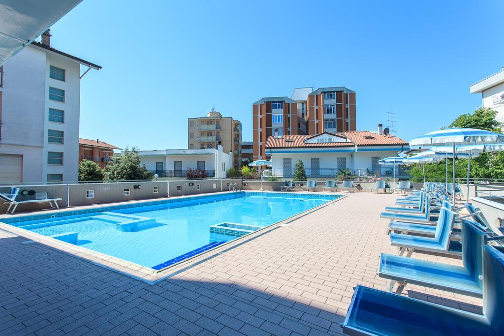 Hotel Mediterraneo s all inclusive light