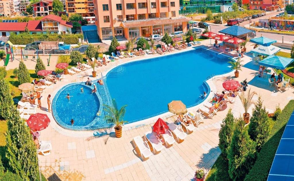 Hotel Queen Nelly (Primorsko) s kombinovanou dopravou