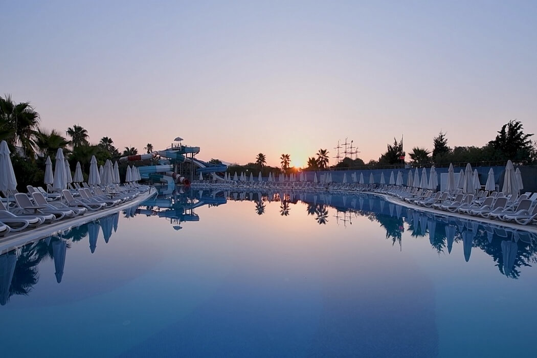 Lake & River Side Hotel & Spa