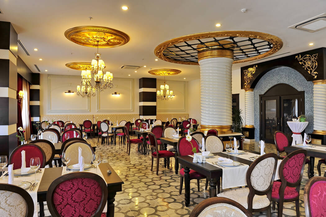 Lake & River Side Hotel & Spa
