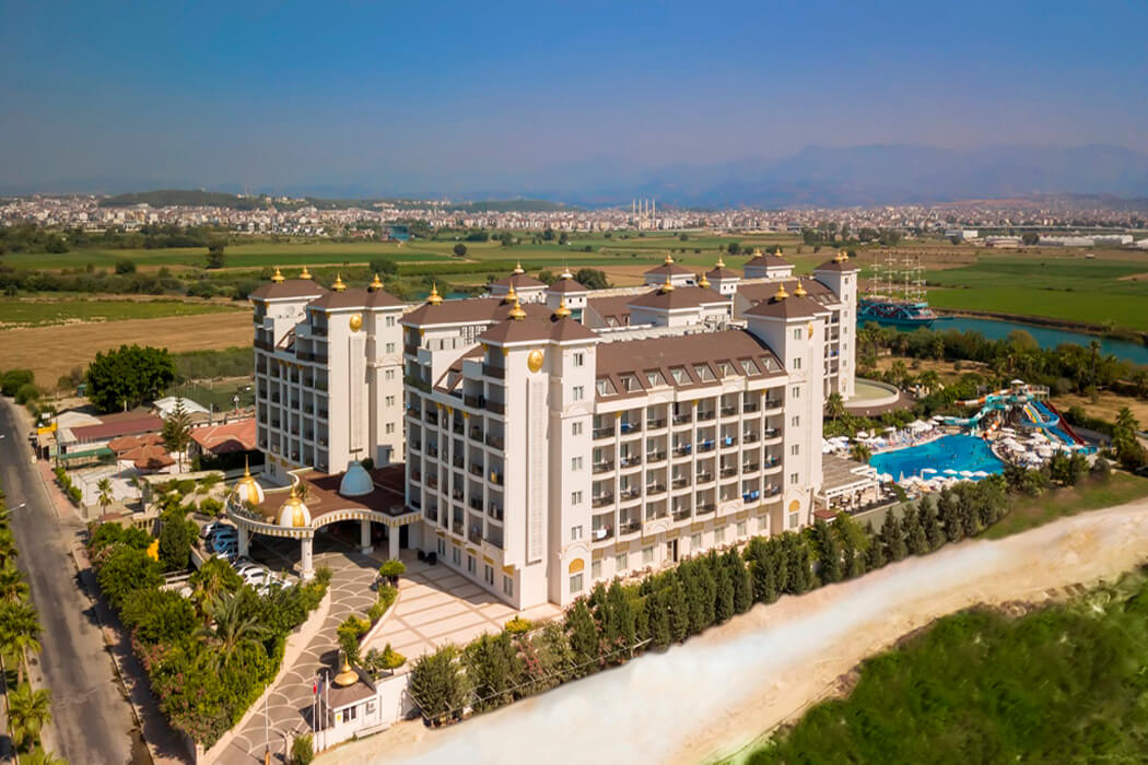 Lake & River Side Hotel & Spa