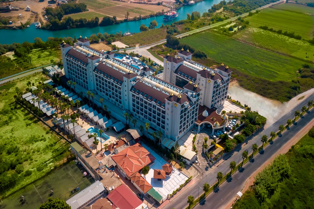 Lake & River Side Hotel & Spa