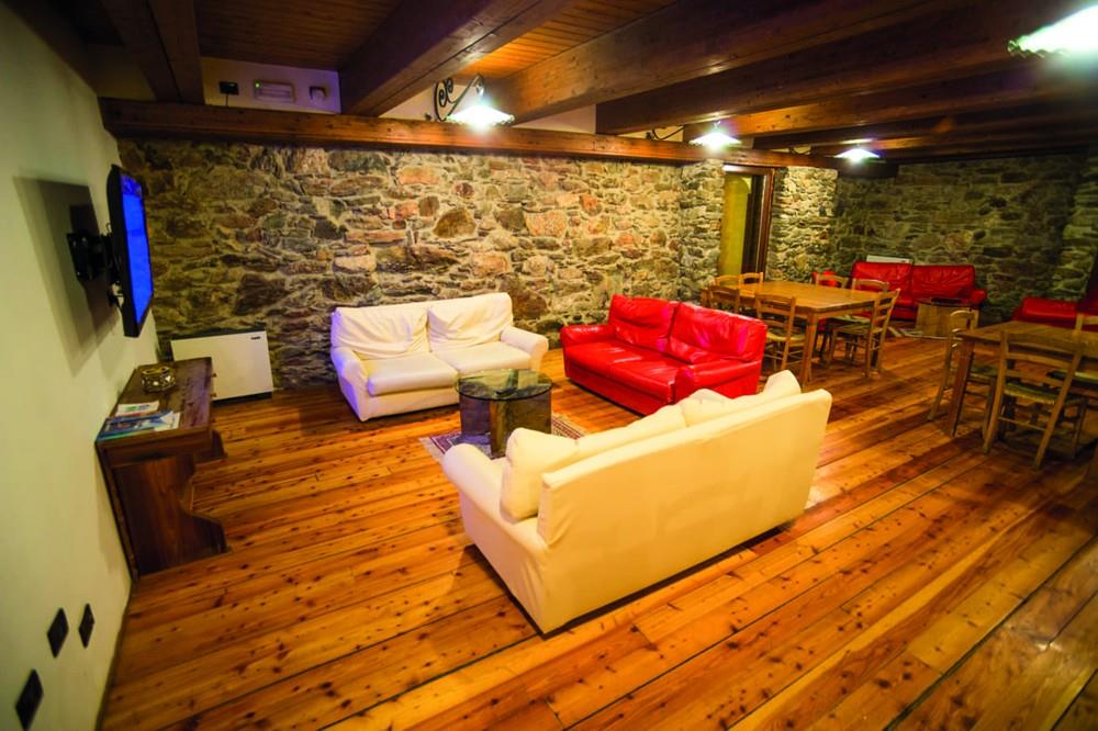 6denní zájezd (denní přejezd) s dopravou, polopenzí a skipasem ceně – hotel La Mirandola