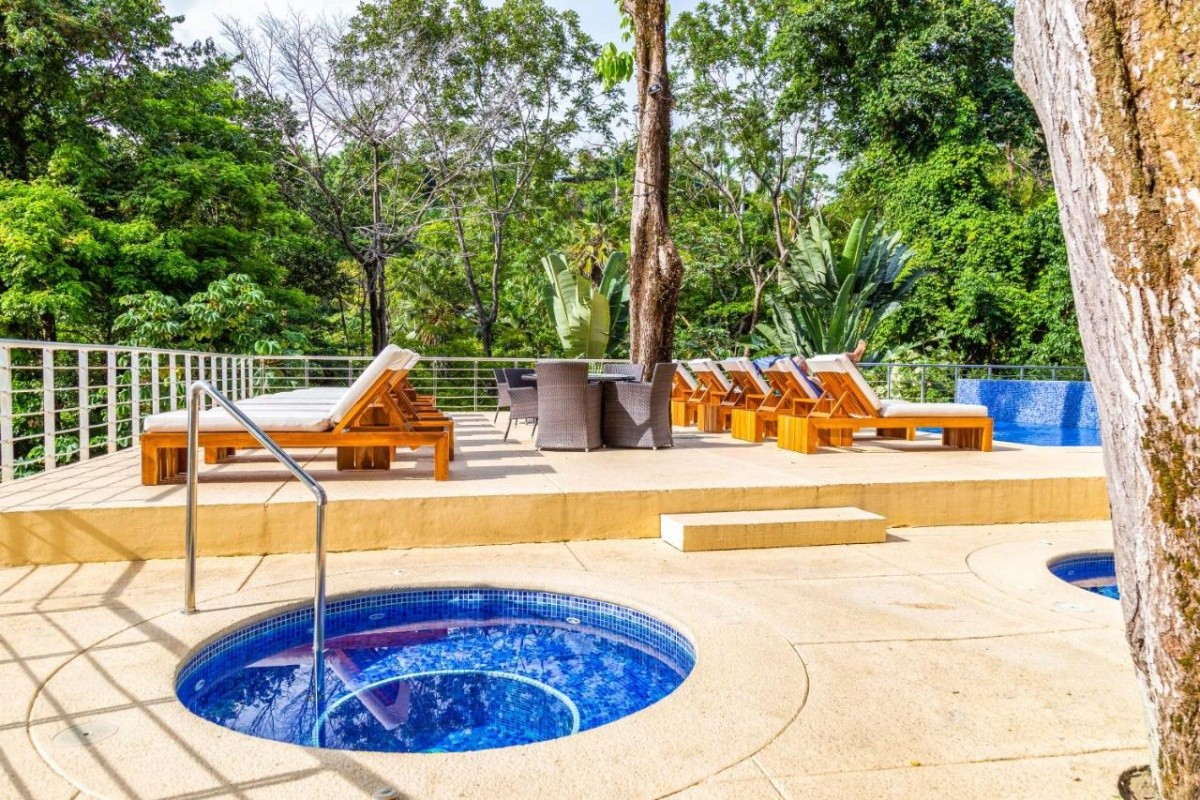 Los Altos Resort