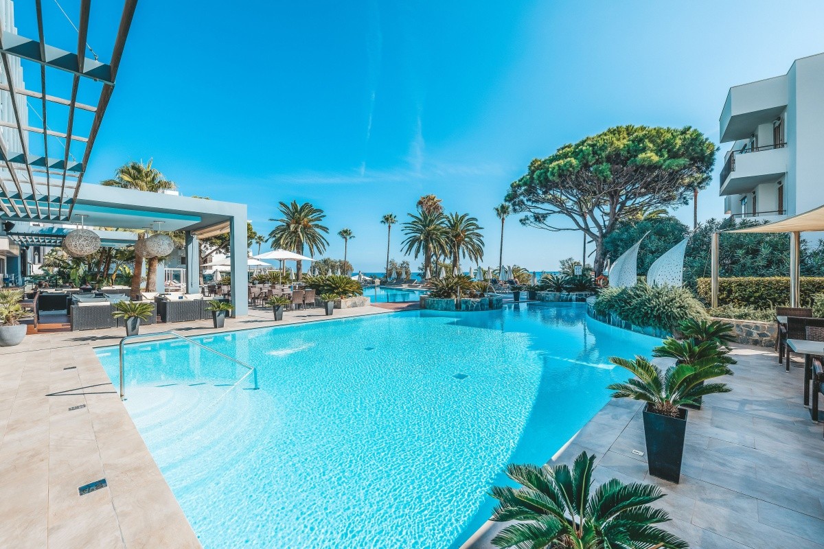 Marins Suites Hotel