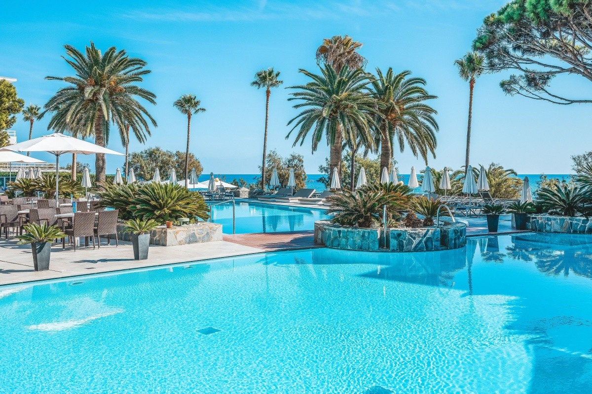 Marins Suites Hotel
