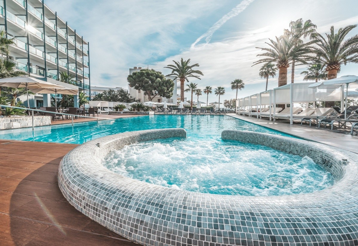 Marins Suites Hotel