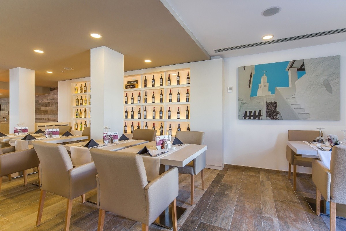 Marins Suites Hotel