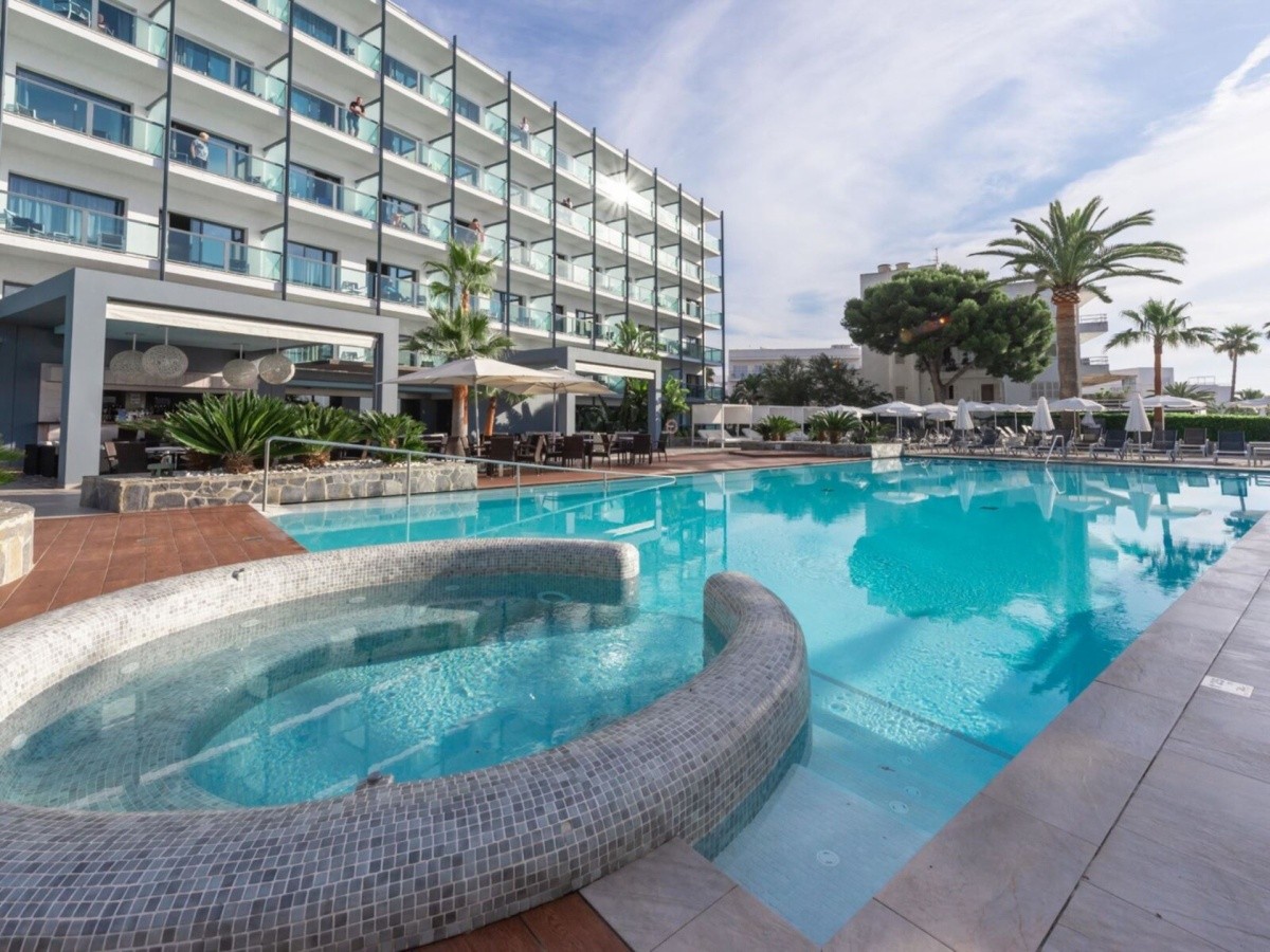 Marins Suites Hotel