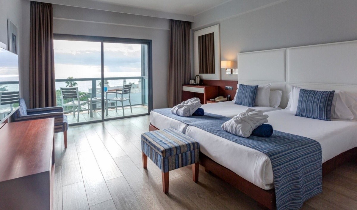 Marins Suites Hotel