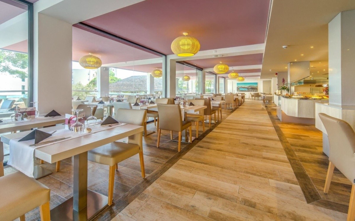 Marins Suites Hotel