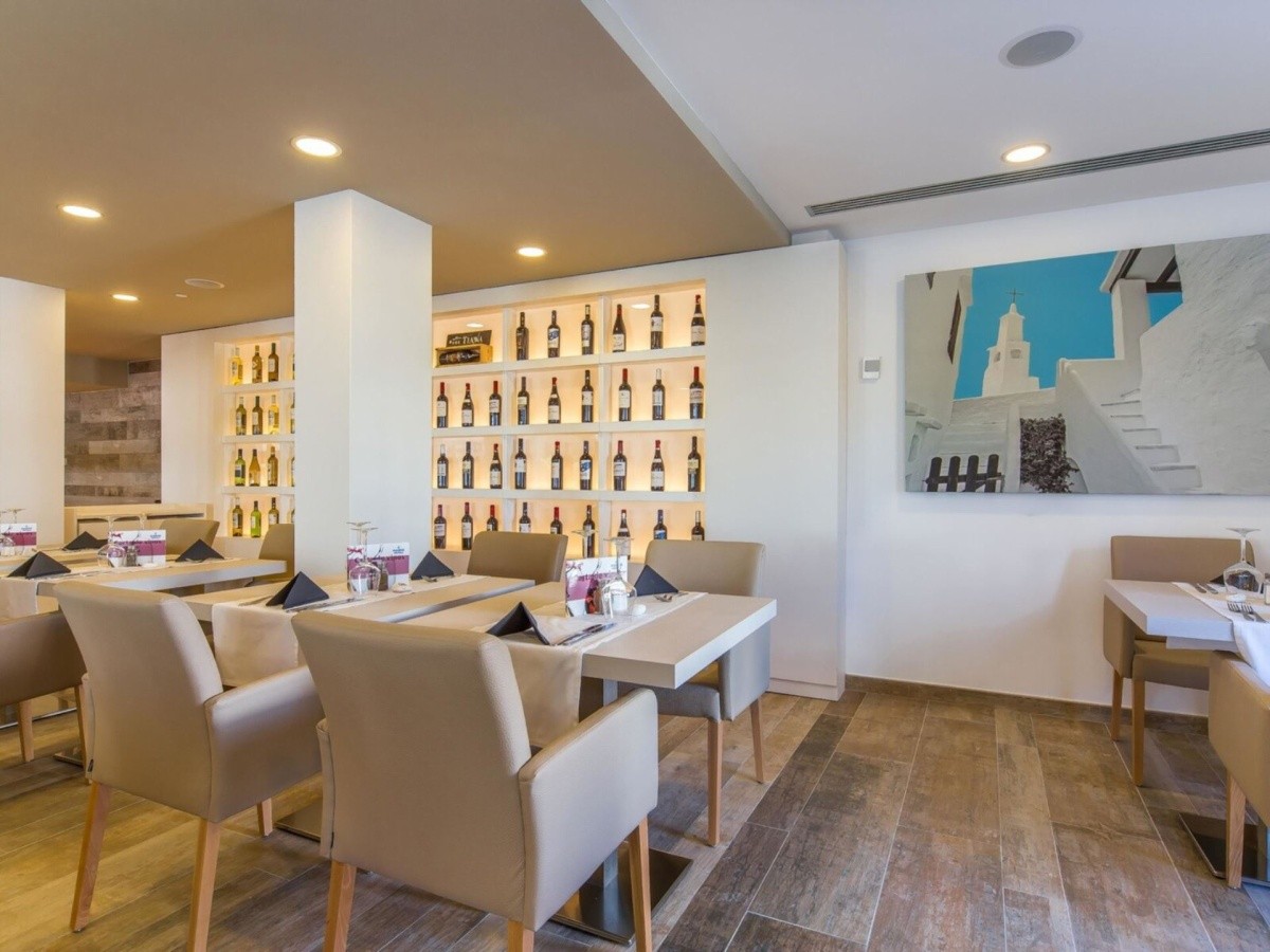 Marins Suites Hotel