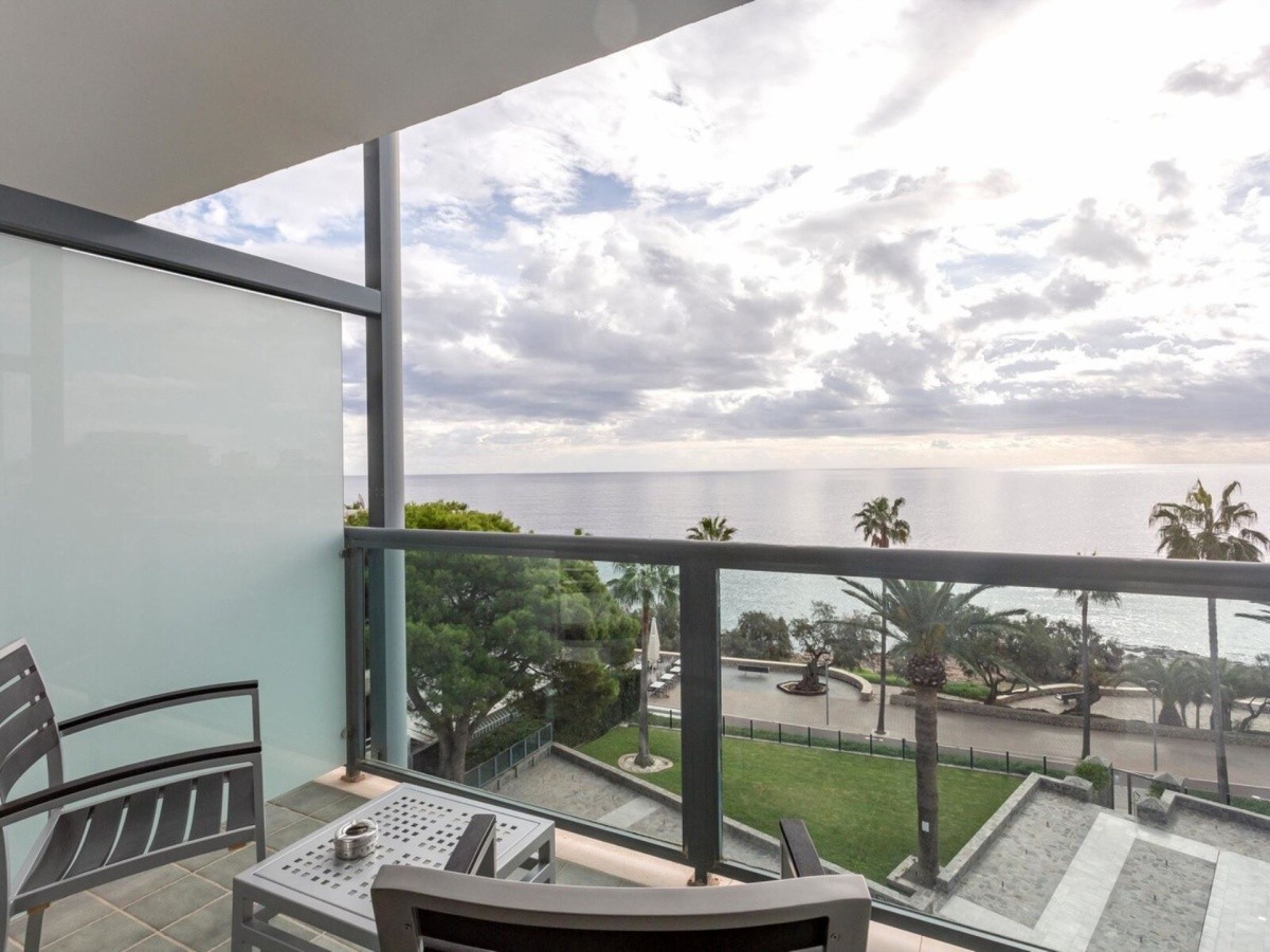 Marins Suites Hotel