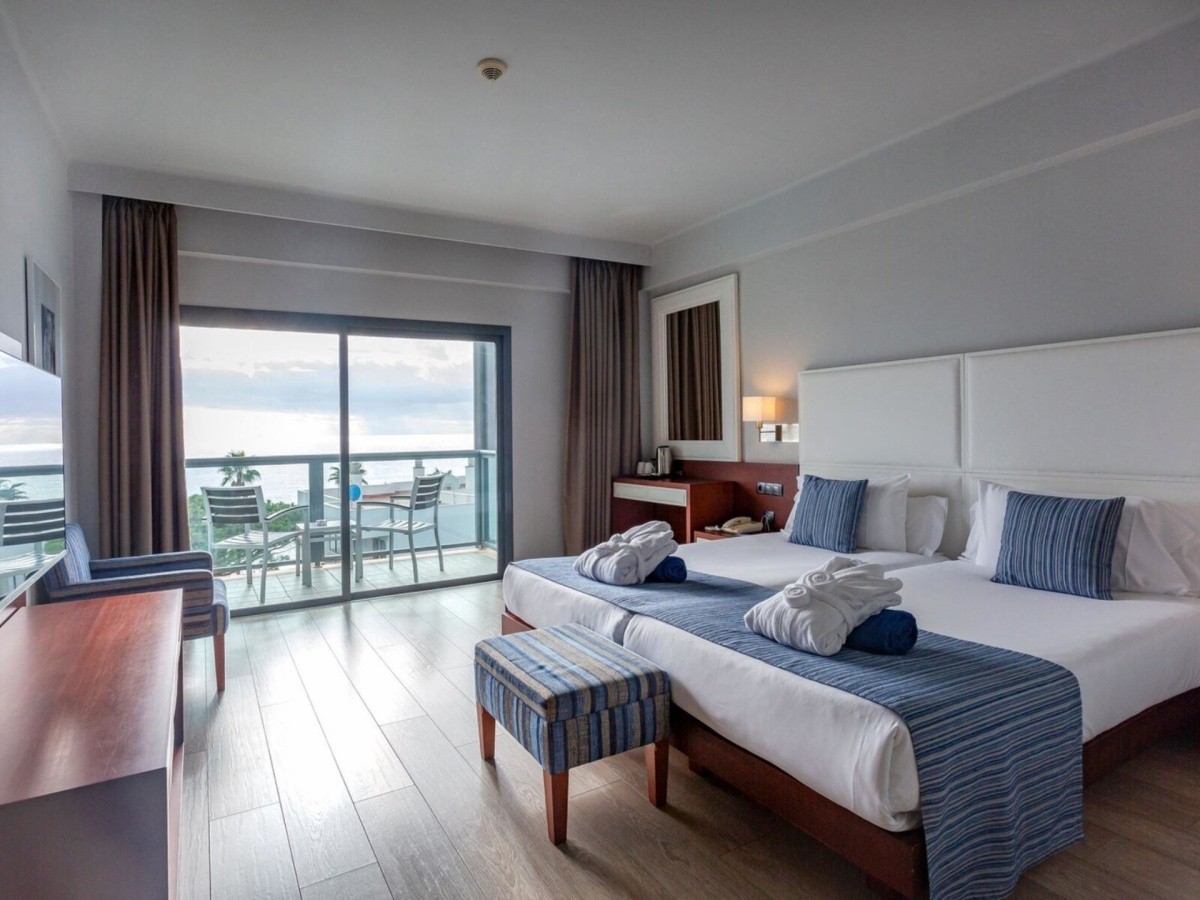 Marins Suites Hotel