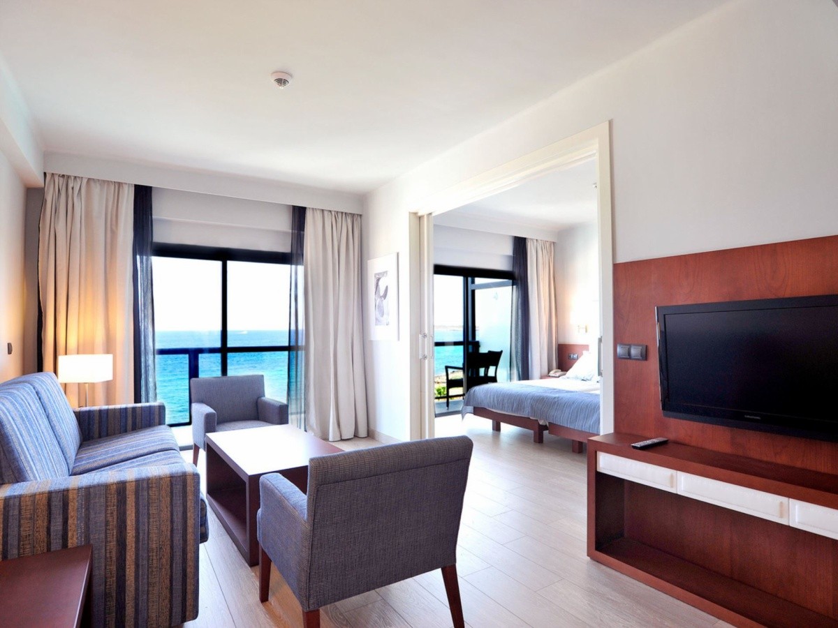 Marins Suites Hotel