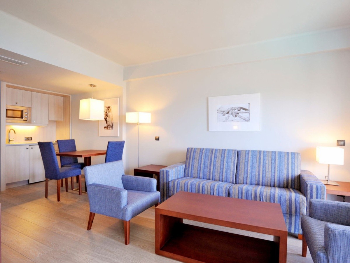 Marins Suites Hotel