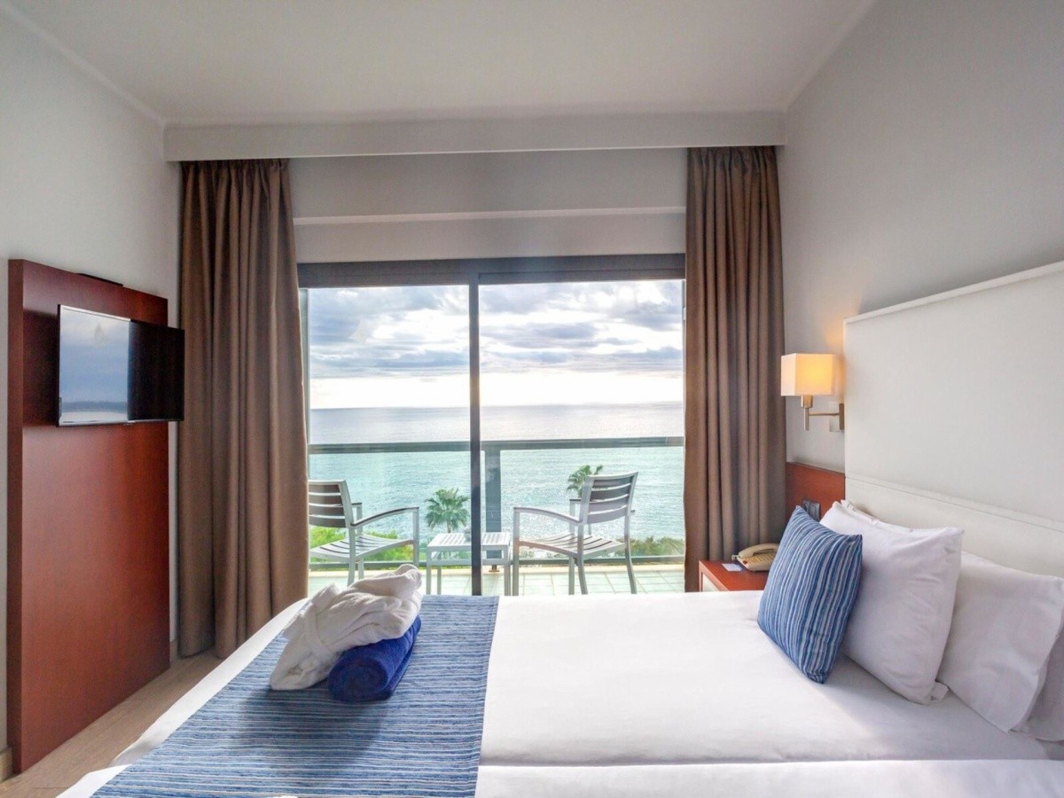 Marins Suites Hotel
