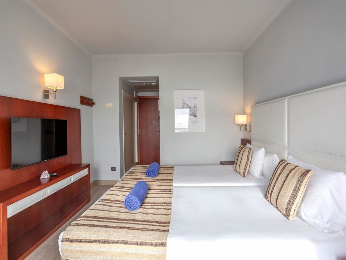 Marins Suites Hotel