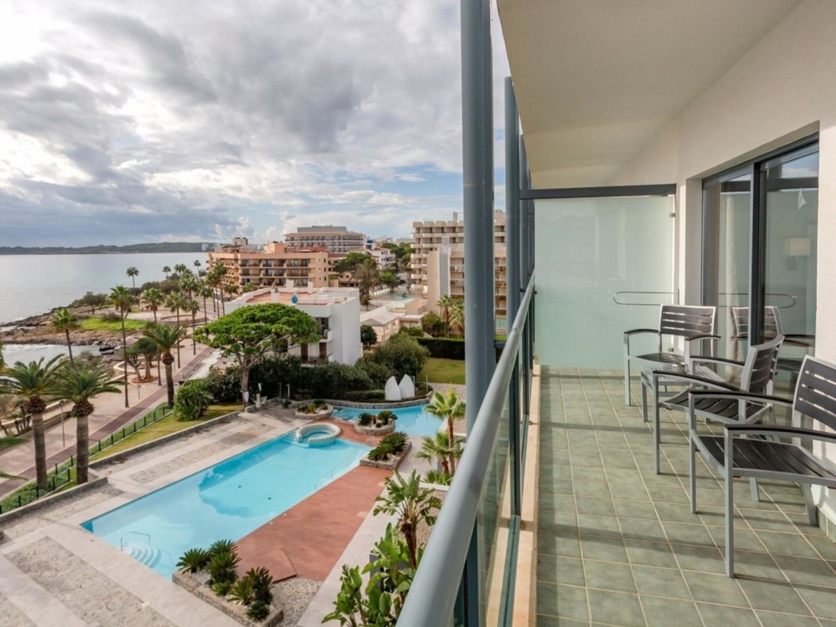 Marins Suites Hotel