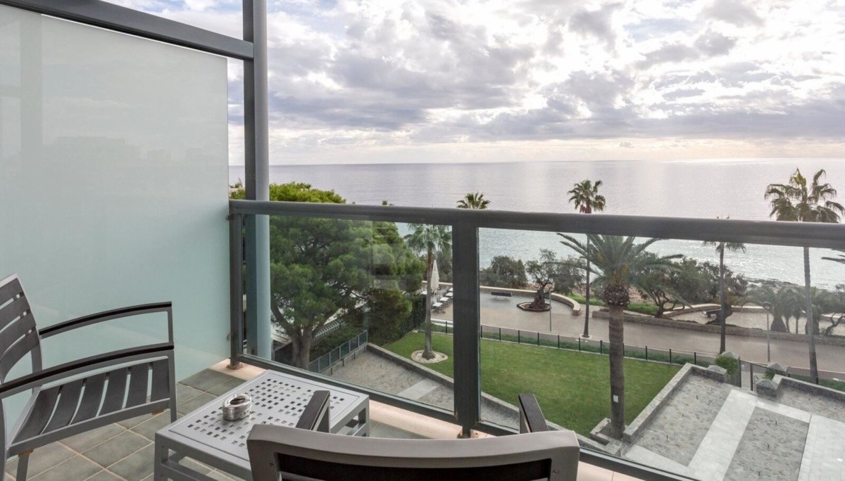 Marins Suites Hotel