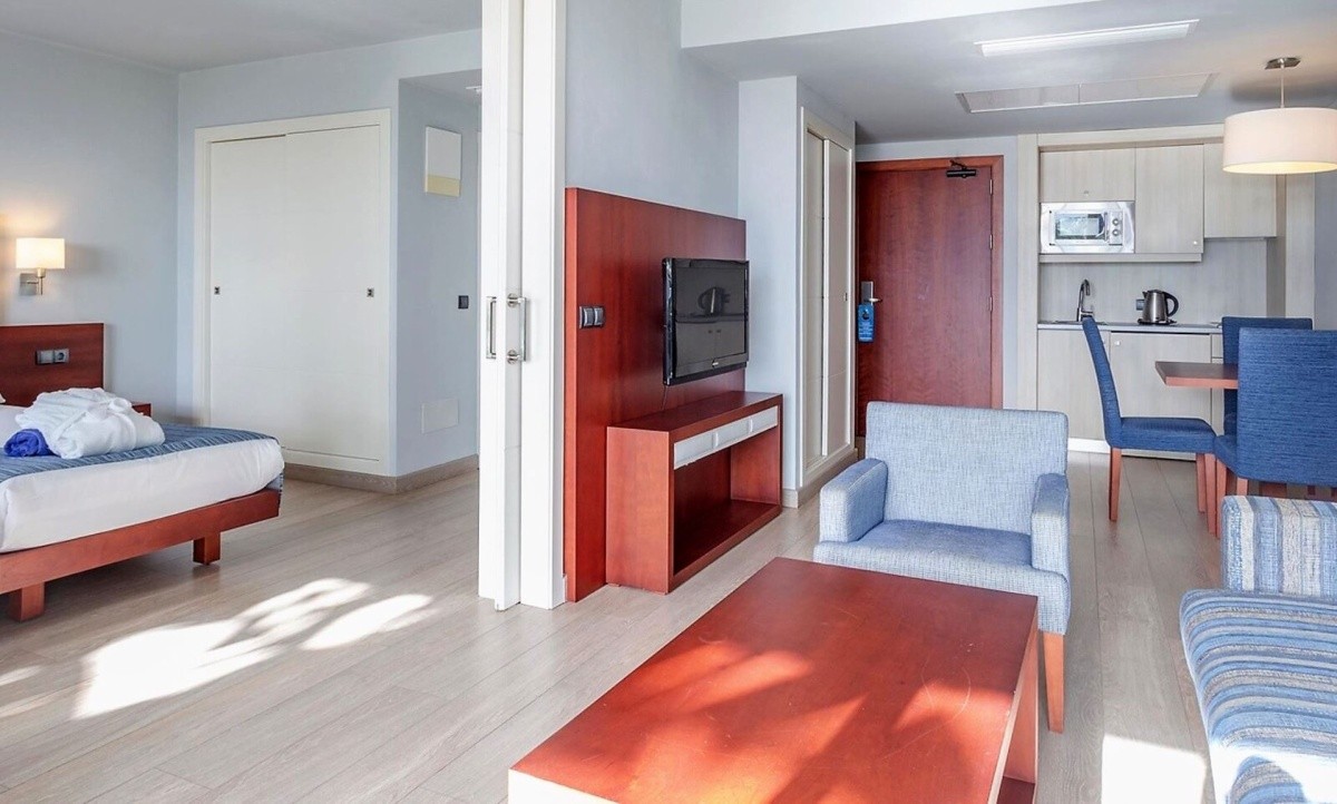 Marins Suites Hotel