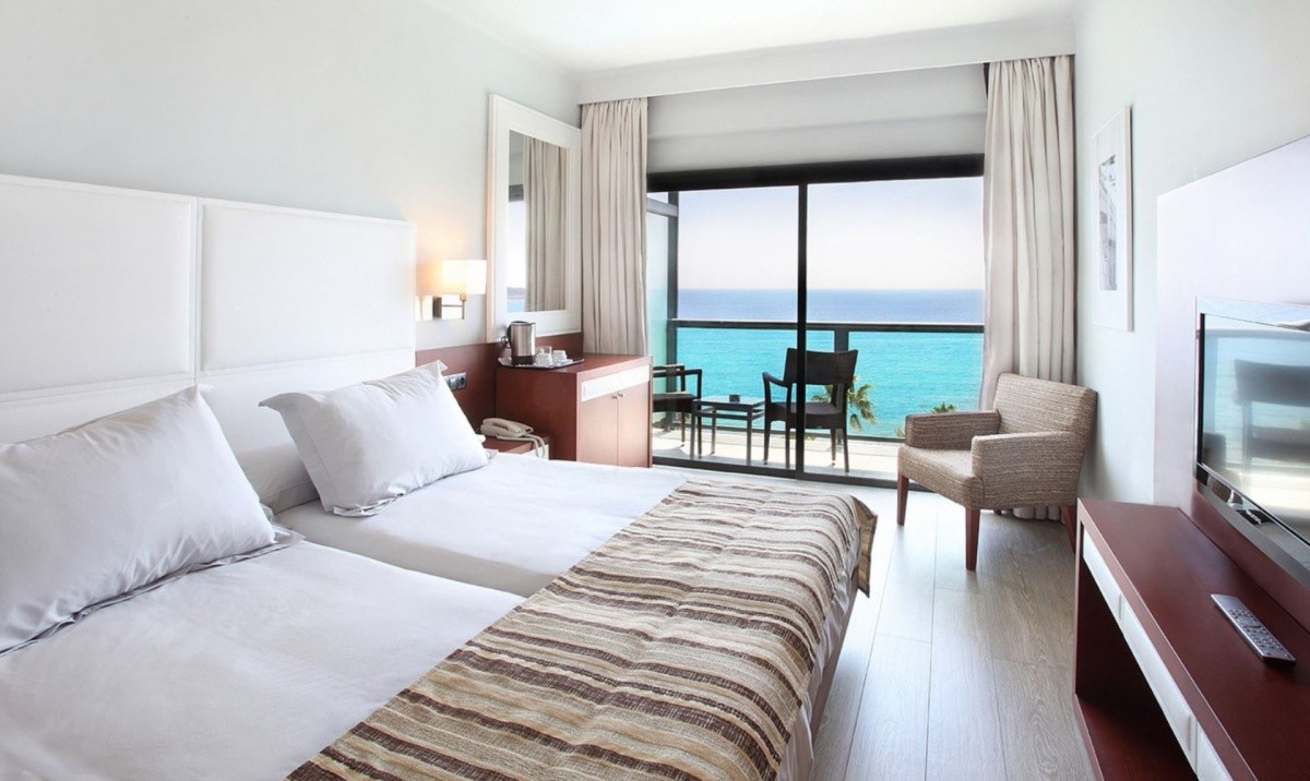 Marins Suites Hotel