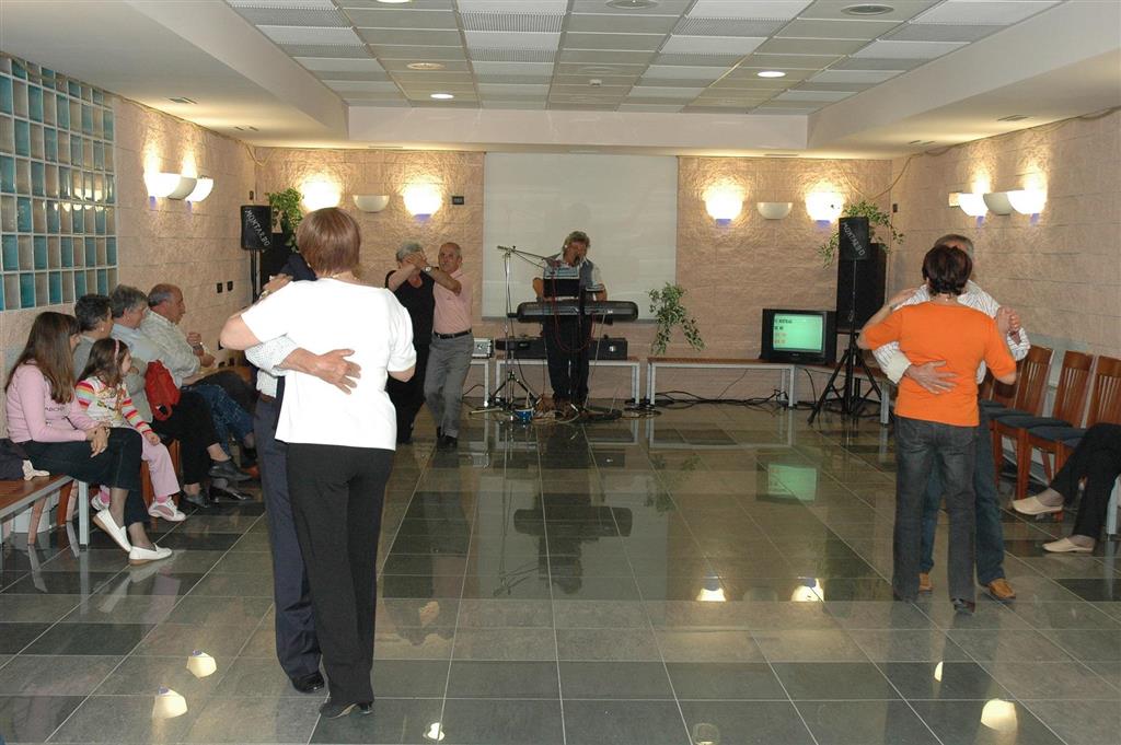 6denní zájezd (denní přejezd) s dopravou, polopenzí a skipasem v ceně – hotel Derby