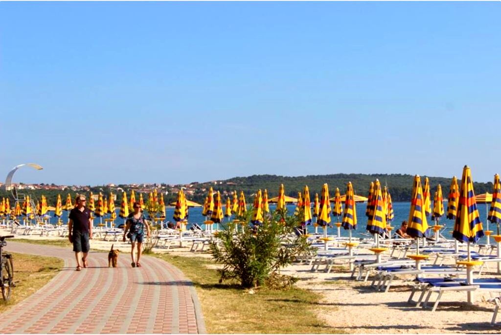 Camping Bi Village