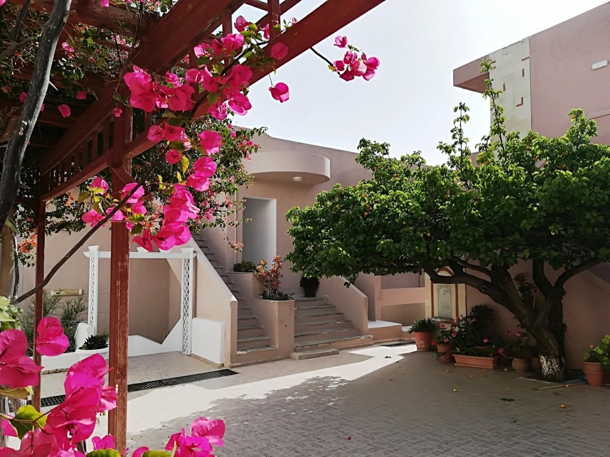 Evina Rooms & Villas