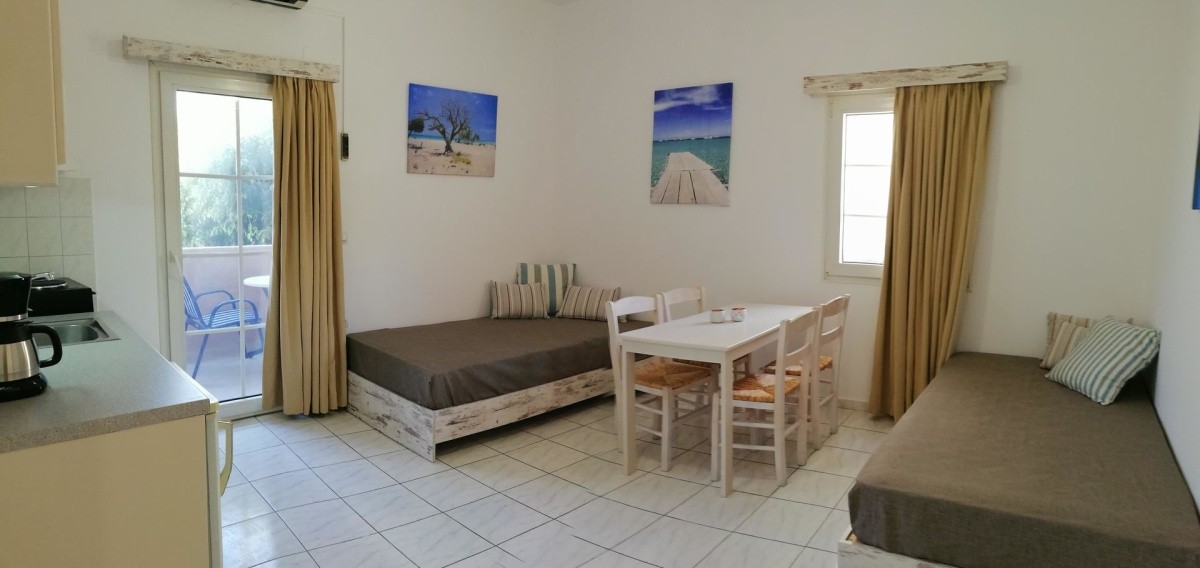 Evina Rooms & Villas