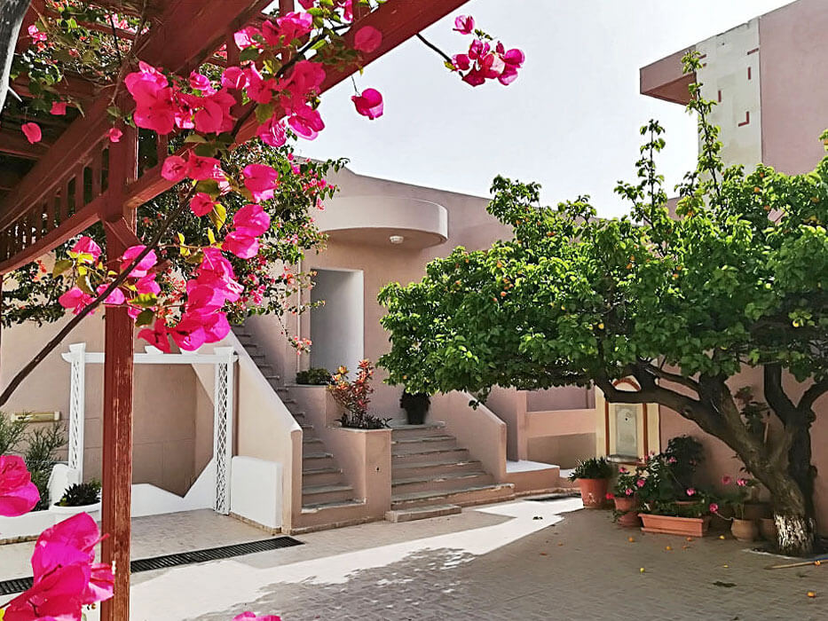 Evina Rooms & Villas