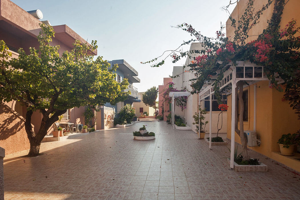 Evina Rooms & Villas