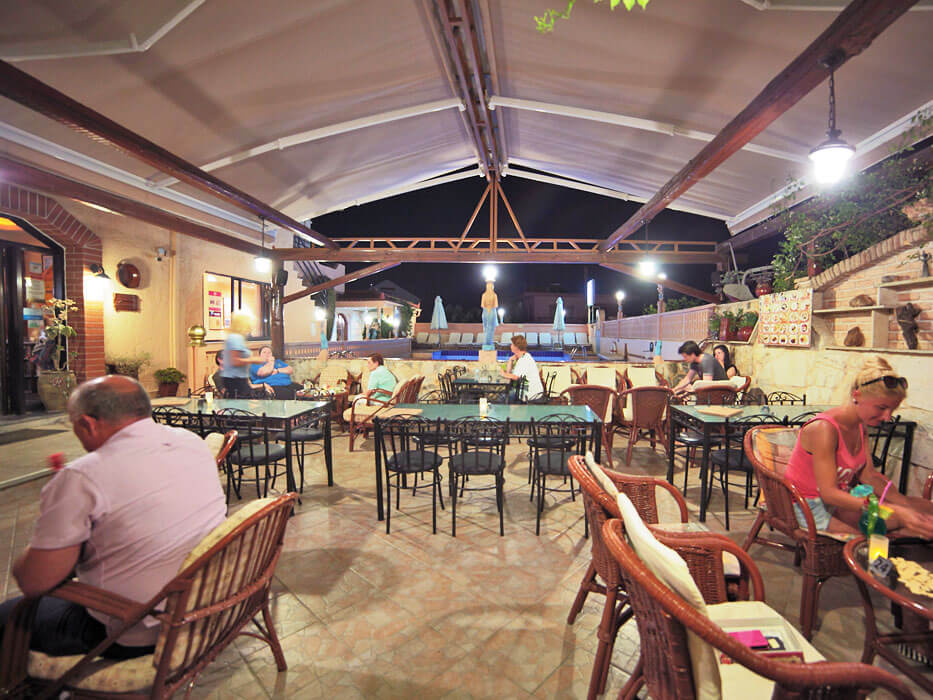 Evina Rooms & Villas