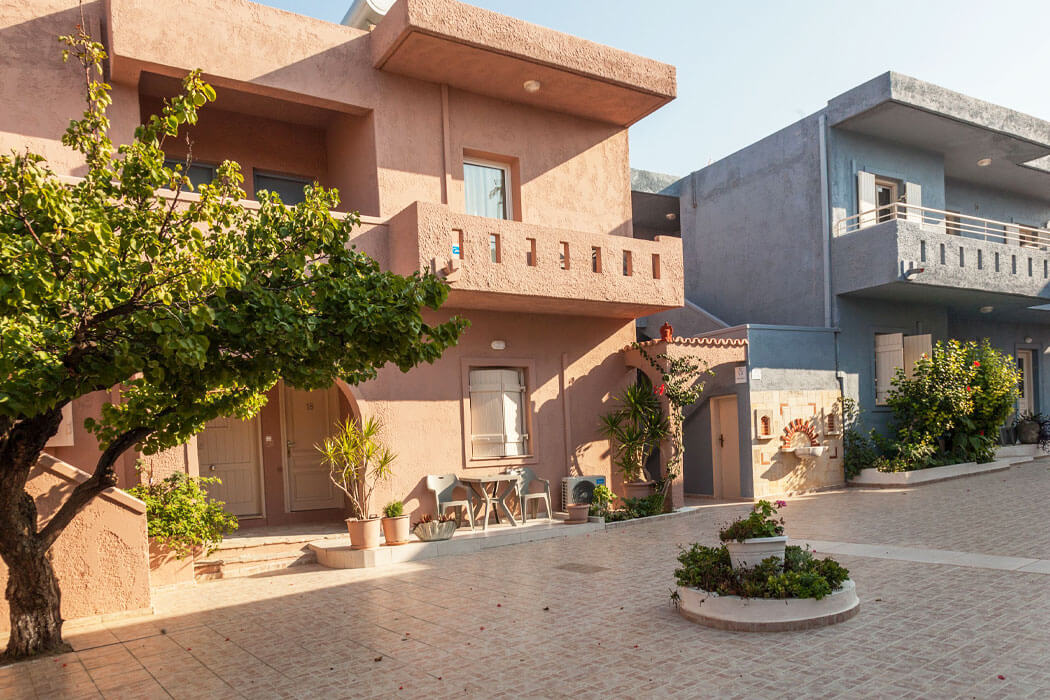 Evina Rooms & Villas