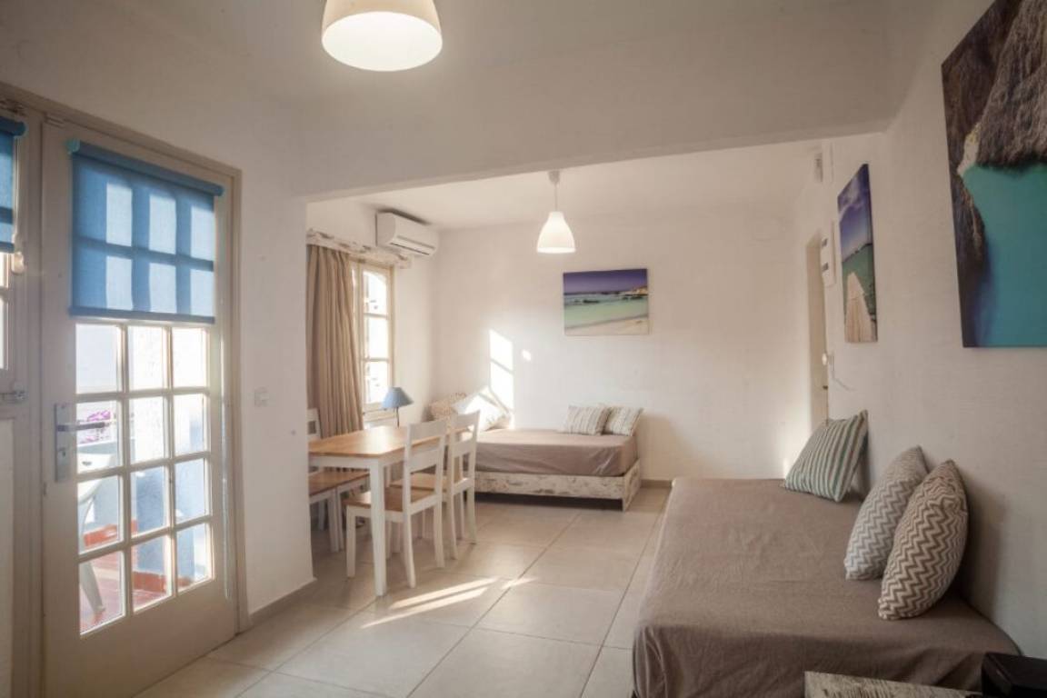 Evina Rooms & Villas