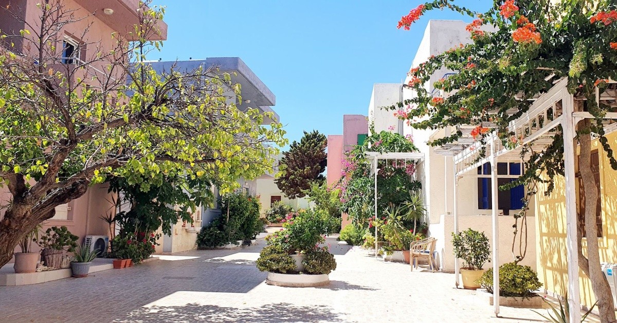 Evina Rooms & Villas