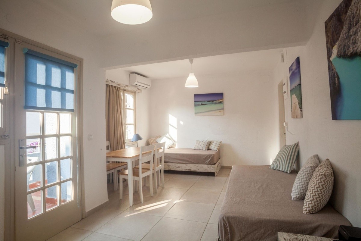 Evina Rooms & Villas