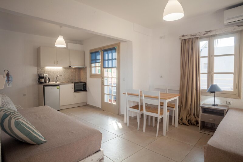 Evina Rooms & Villas