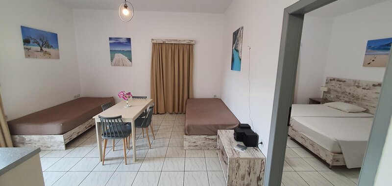 Evina Rooms & Villas