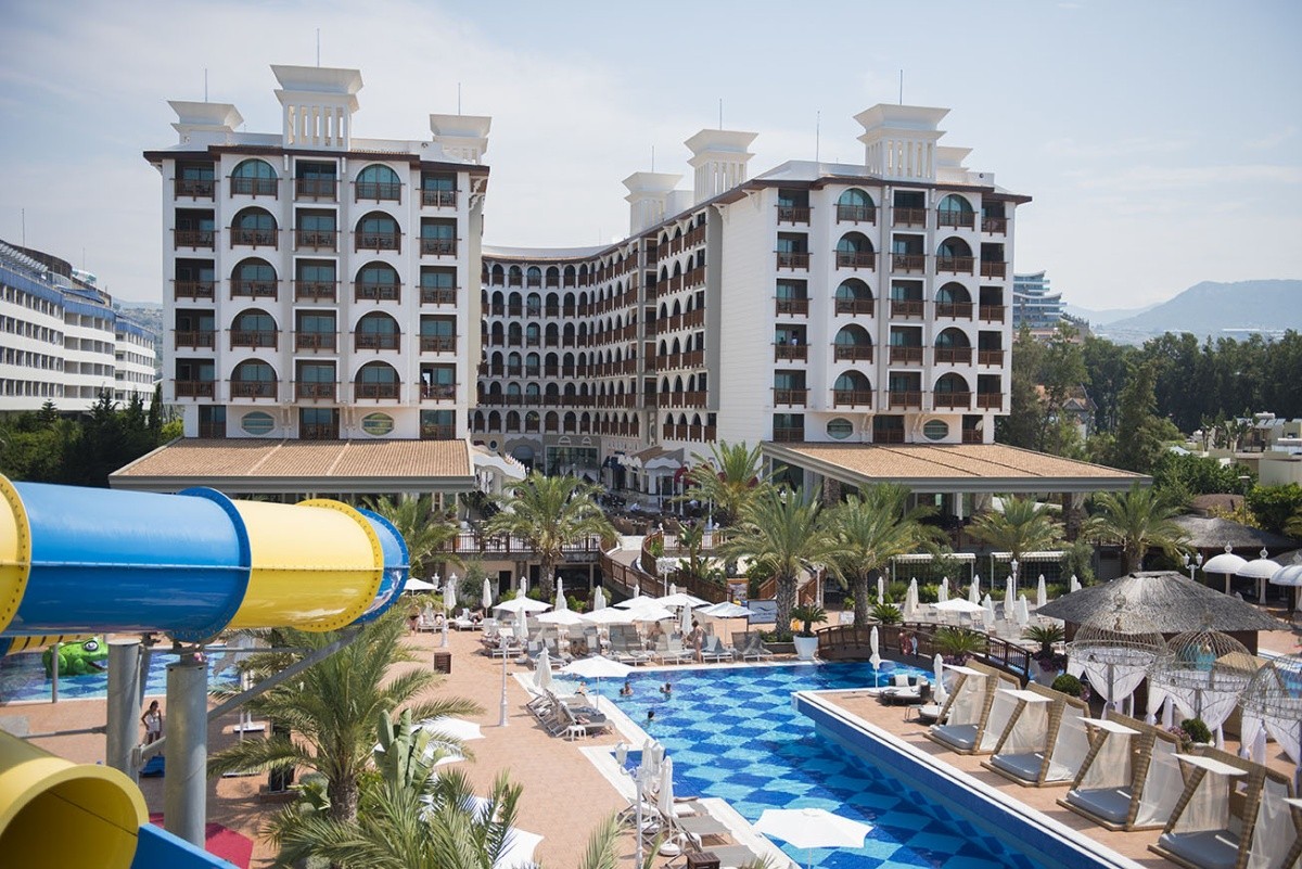 Quattro Beach Spa & Resort