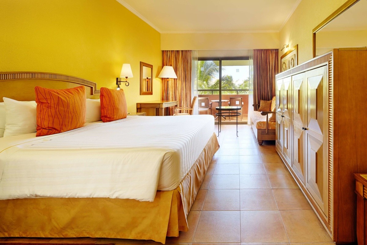 Barcelo Maya Colonial