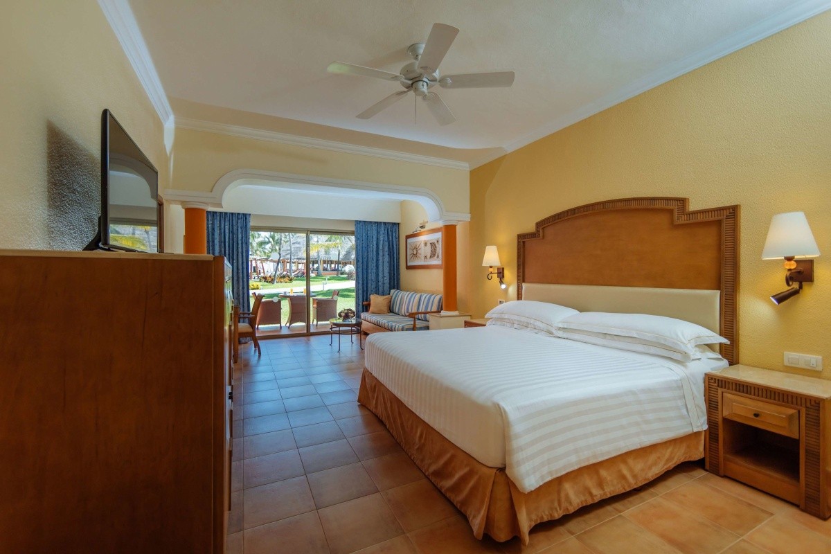 Barcelo Maya Colonial