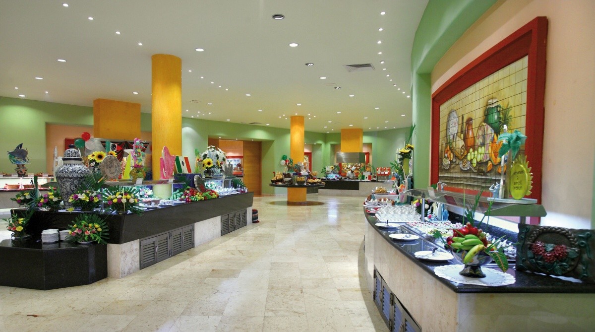 Barcelo Maya Colonial