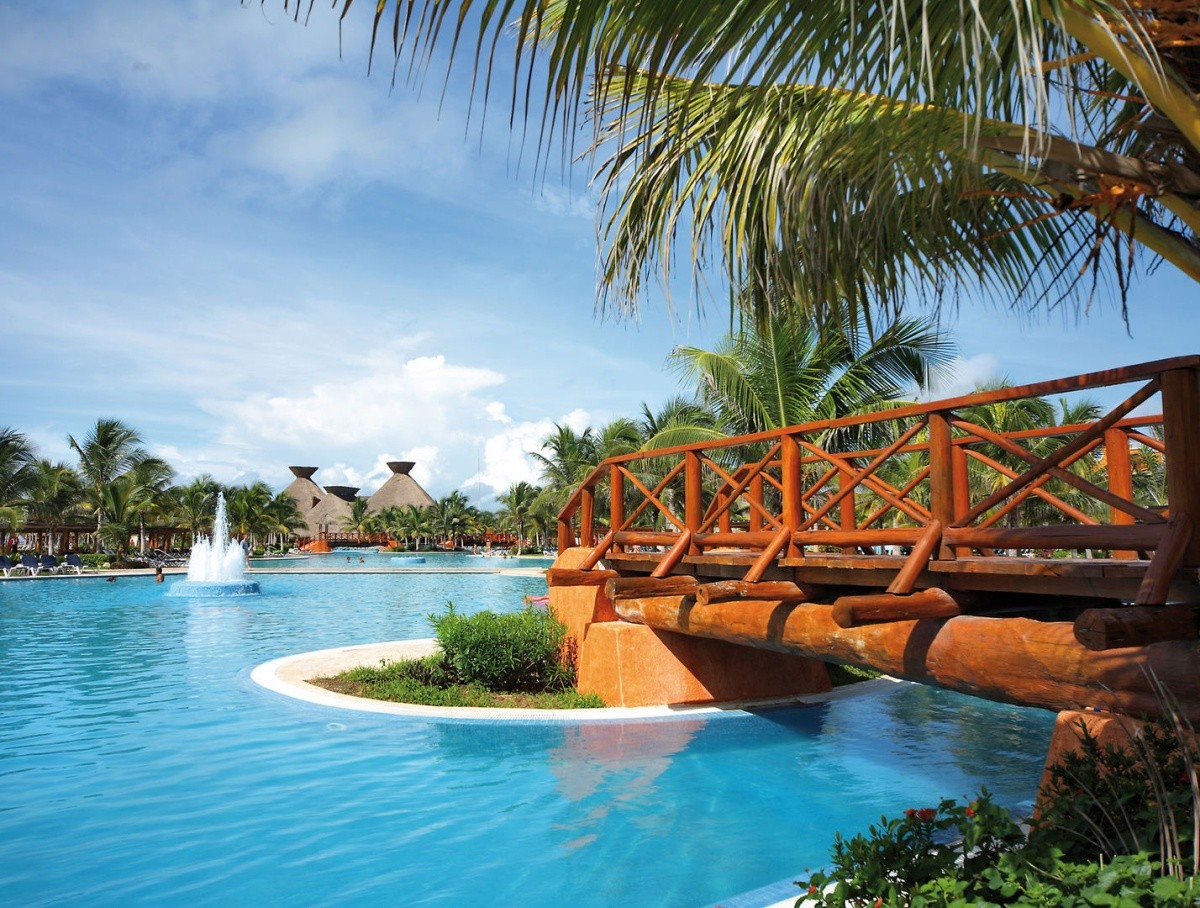 Barcelo Maya Colonial