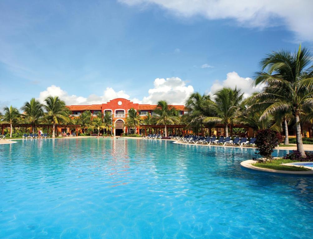 Barcelo Maya Colonial