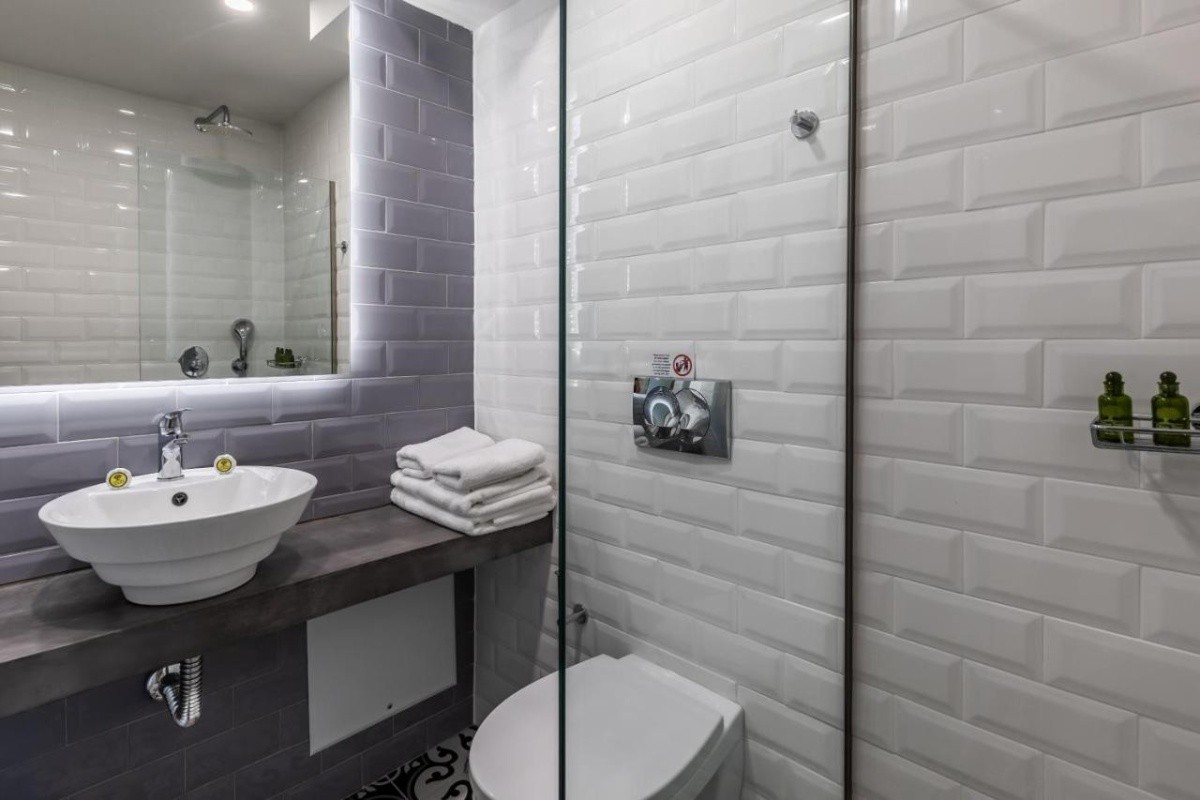 Olia Green Residence