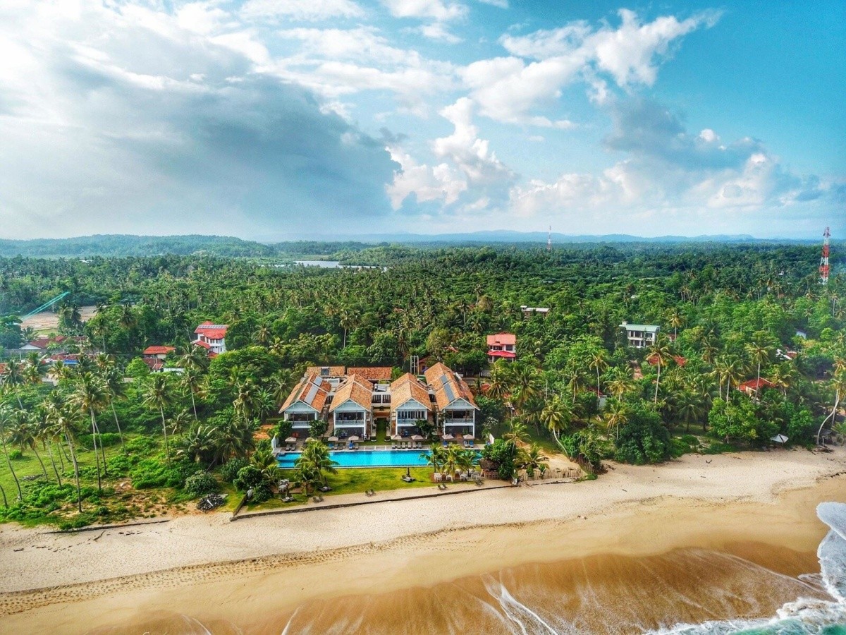 Sri Sharavi Beach Villas & Spa (Kamburugamuwa)