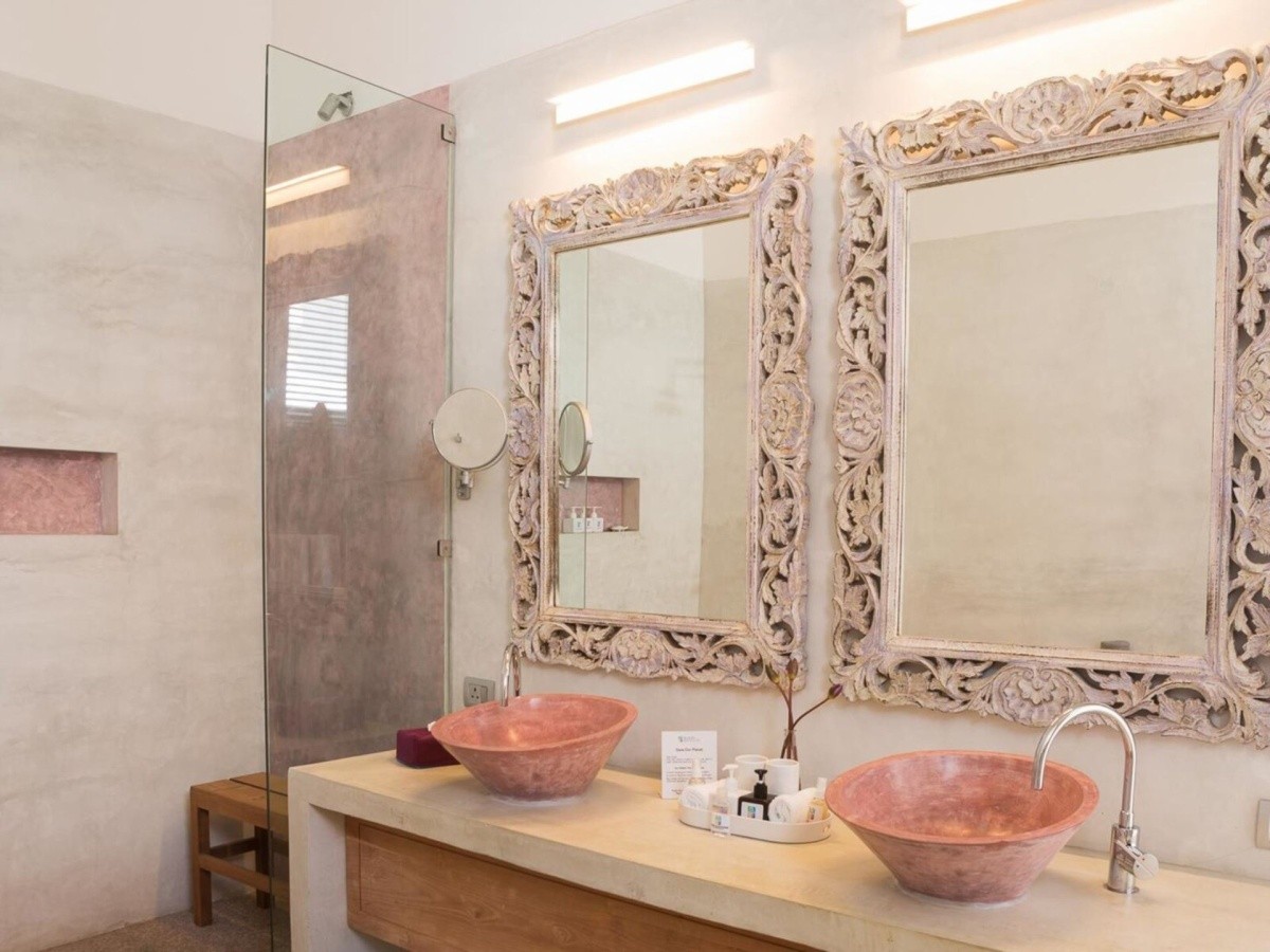 Sri Sharavi Beach Villas & Spa (Kamburugamuwa)