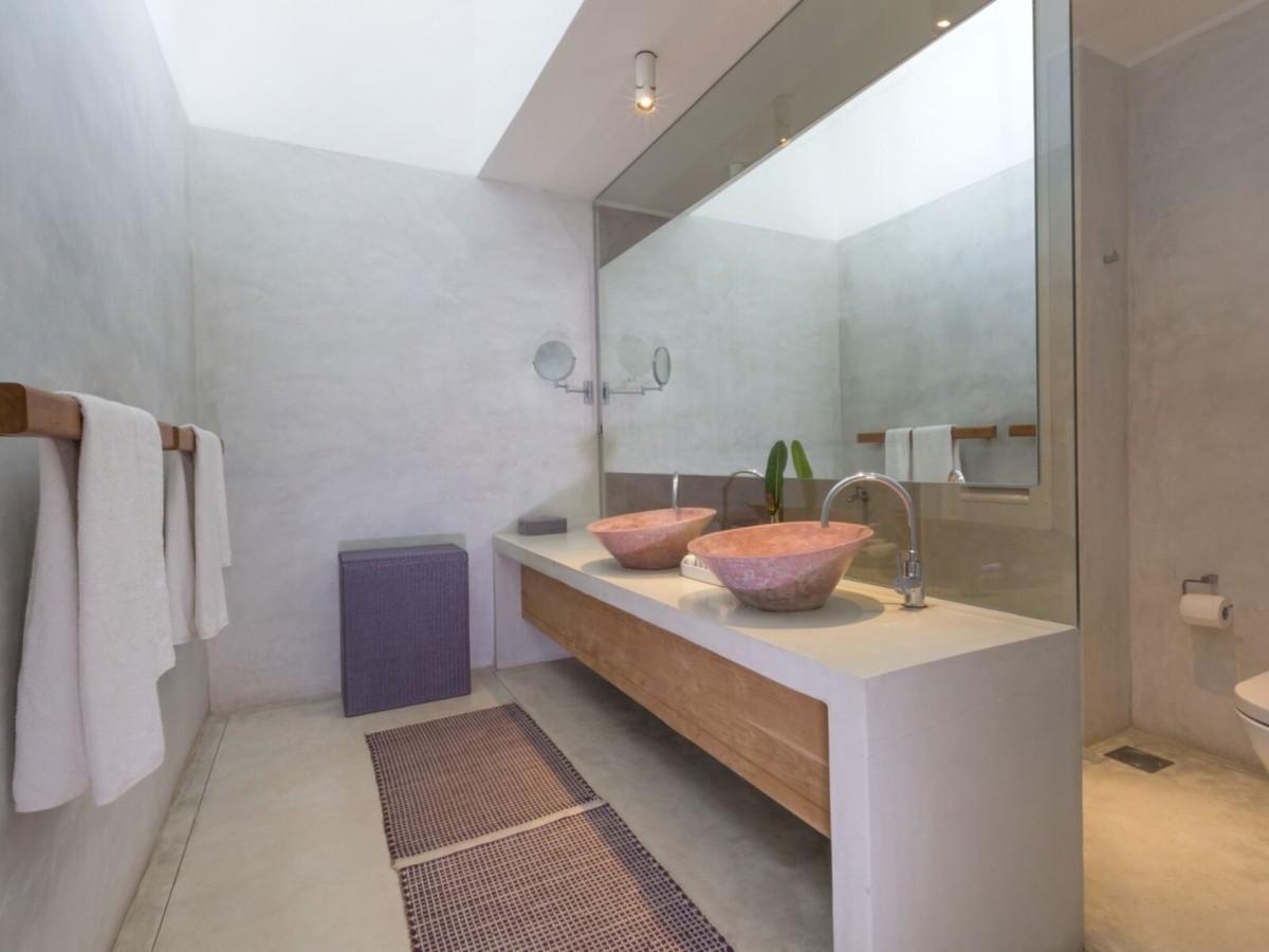 Sri Sharavi Beach Villas & Spa (Kamburugamuwa)